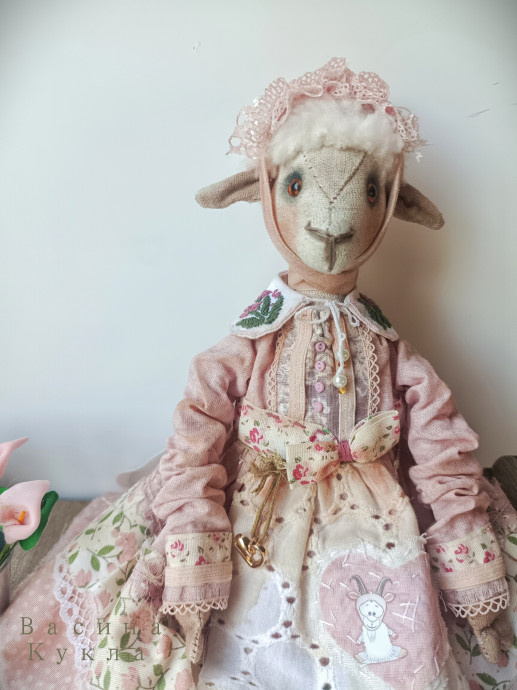 Овечка Лора. Интерьерная игрушка. 3