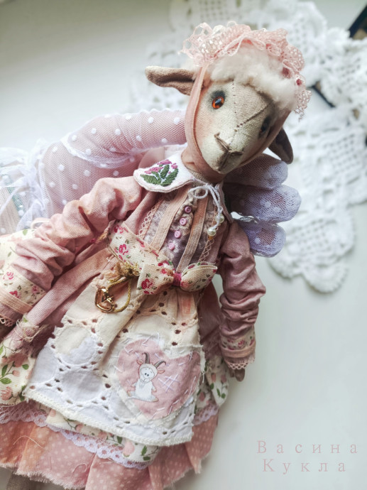 Овечка Лора. Интерьерная игрушка. 2
