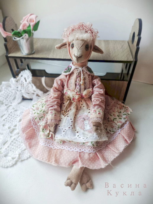 Овечка Лора. Интерьерная игрушка. 5