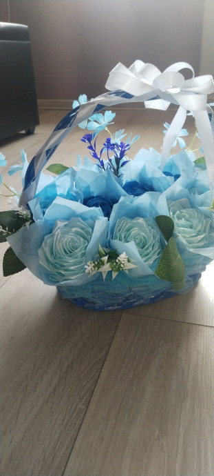 Корзина роз из атласных лент 8